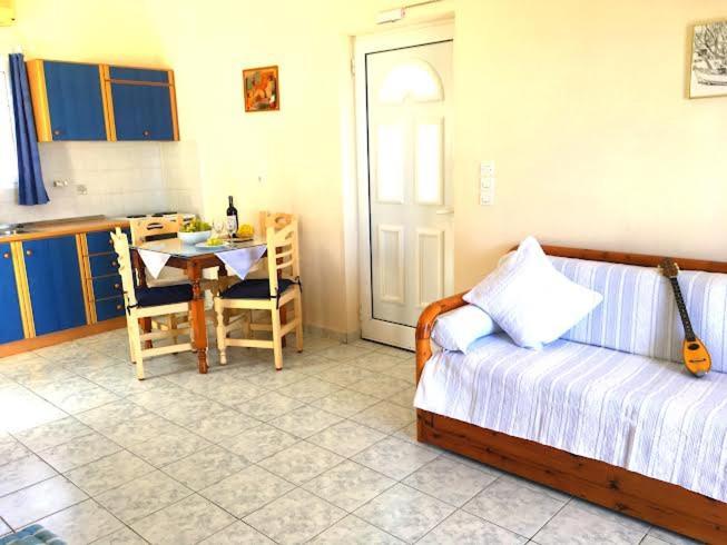 Evangelia House Sea View Apartments Agia Pelagia  Bagian luar foto